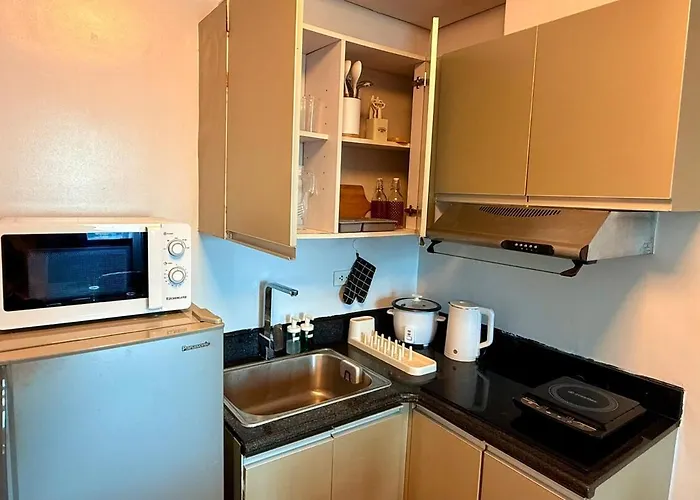 New Beacon Makati Near Airport With Pool Access Manila