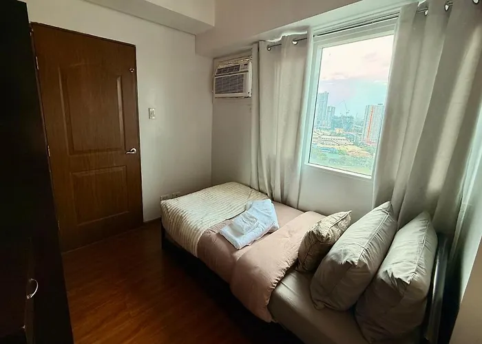 New Beacon Makati Near Airport With Pool Access Manila