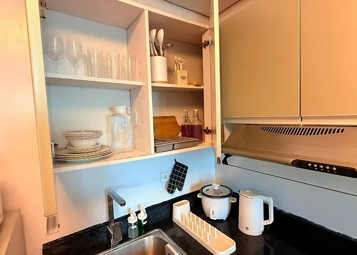 New Beacon Makati Near Airport With Pool Access