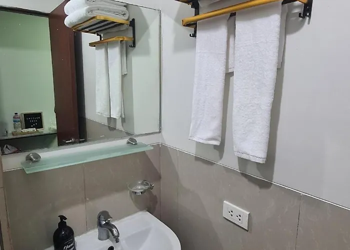 New Beacon Makati Near Airport With Pool Access Manila